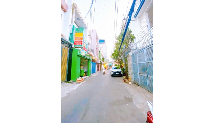 Bán nhà QUẬN TÂN BÌNH, Lô góc  hẻm Xe hơi Cách Mạng Tháng Tám, 14.7 tỷ